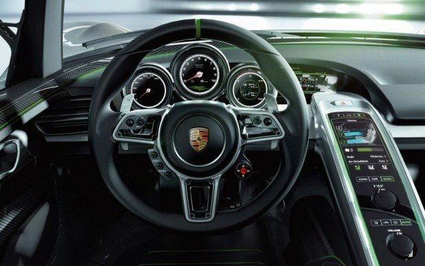 Porsche-918-Spyder-Concept-41